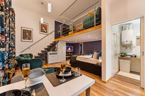 Sweet Dreams at Oktogon Downtown