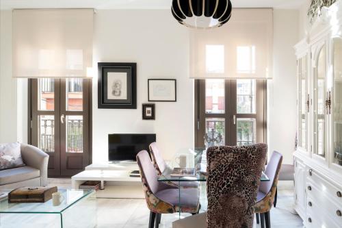 Apartamento con solera en el corazón de Triana by Miisterhost