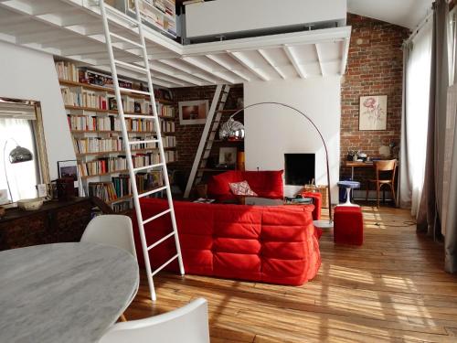 Loft style condo 4 people in central and trendy Paris