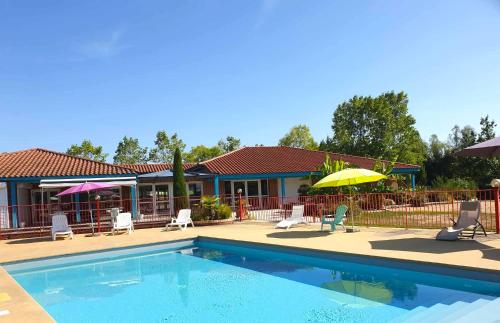 Piscina a Nid Douillet o a prop