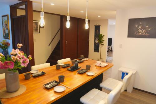 Osaka Entire House 103sqm 4 Bedrooms for 12 Near Namba