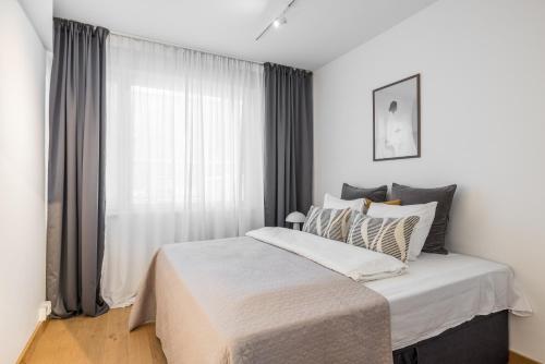 Foto Scandinavian Design Townhouse with Private Sauna 5