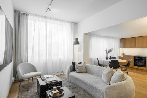 Foto Scandinavian Design Townhouse with Private Sauna 2