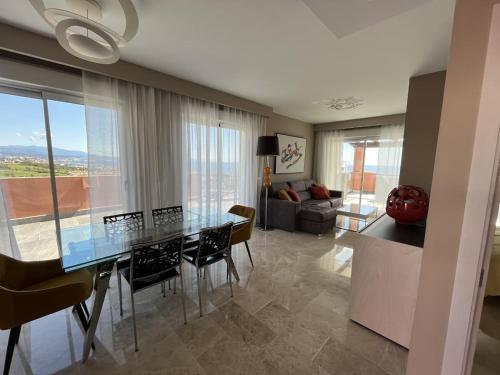 Penthouse with stunning sea view terrace