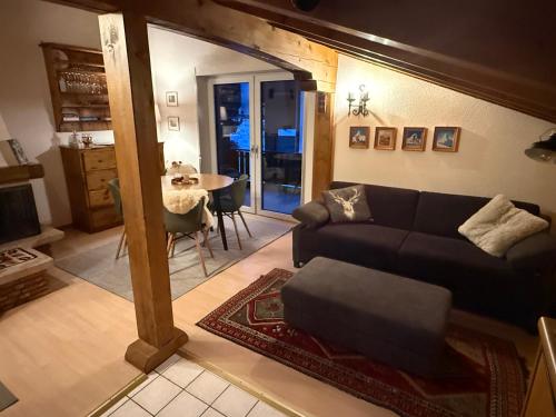 Dachwohnung mit Charme im Haus Luchre, Zermatt