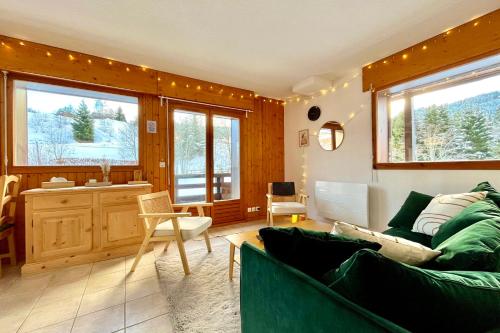 Apartment with mountain and slope views