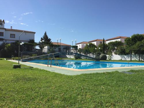Bazén v ubytování Apartamentos Atalayas Extremadura nebo v jeho okolí