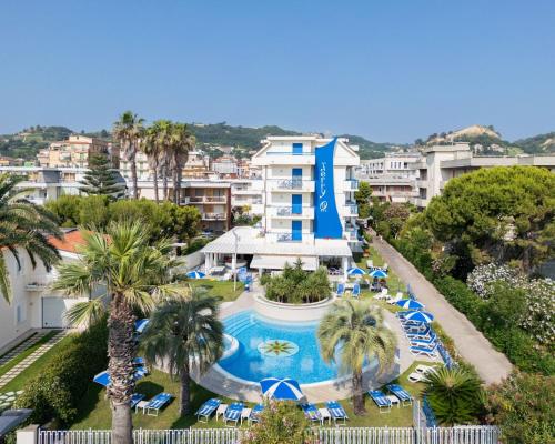 Hotel Jerry - Beachfront & Private Pool