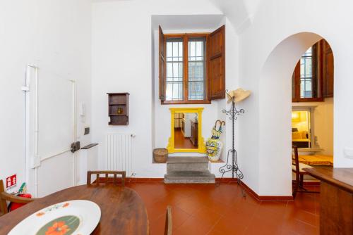 Charming Historic Apartment with Modern Comfort in the Heart of Florence