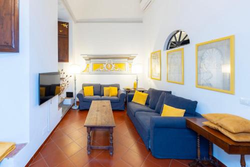 Charming Historic Apartment with Modern Comfort in the Heart of Florence