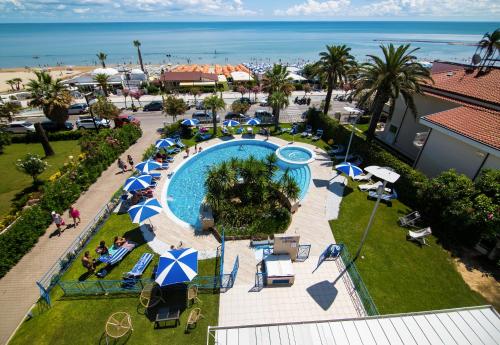 Hotel Jerry - Beachfront & Private Pool