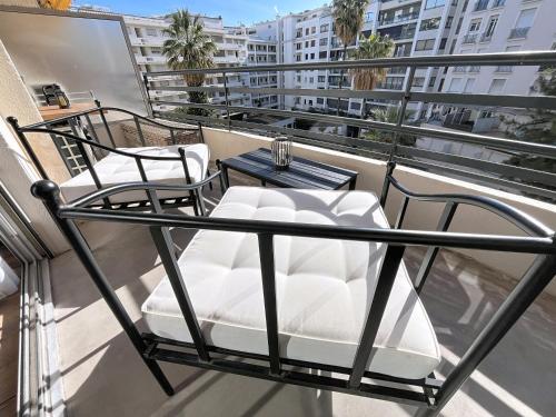 Beautifull studio Rouaze Miramar balcony AC 120