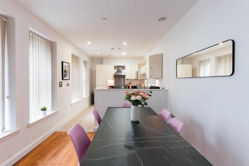 The best 2 bedroom Cardiff City Centre Apartment photo 34