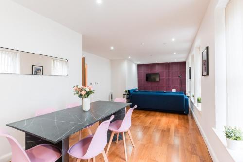 The best 2 bedroom Cardiff City Centre Apartment photo 36