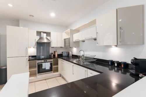 The best 2 bedroom Cardiff City Centre Apartment photo 37