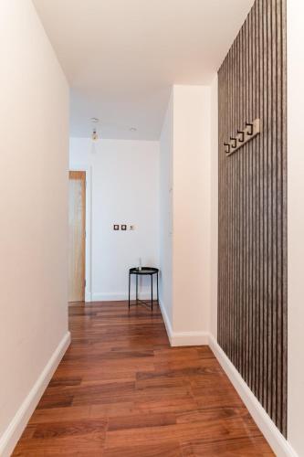 The best 2 bedroom Cardiff City Centre Apartment photo 43