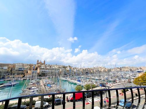 Vittoriosa Seafront Highly Furnished Apartment FL 4