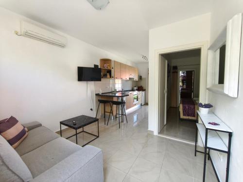 Summer Apartments Bol Island