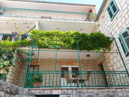 Summer Apartments Bol Island
