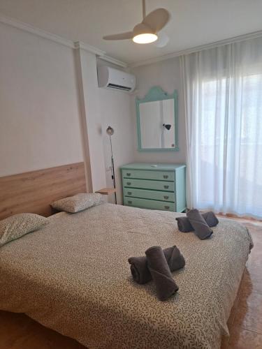 Sunny Penthouse with Large Terrace - Walk to Beach PMT25