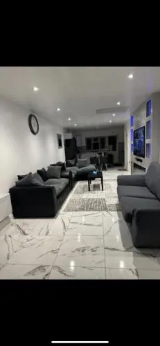 2 bedroom lovely flat photo 1