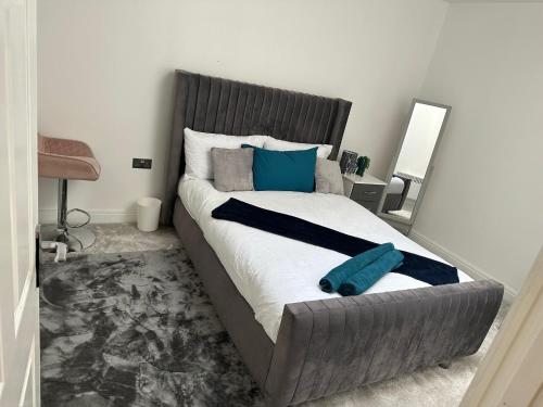 2 bedroom lovely flat photo 16