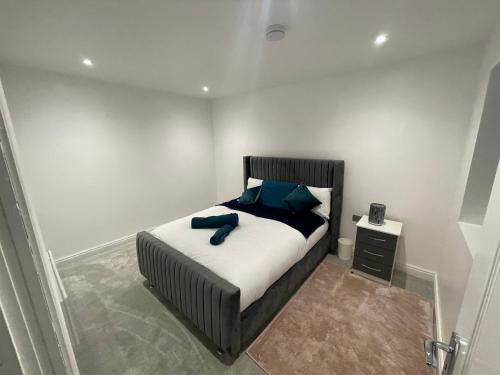 2 bedroom lovely flat photo 8