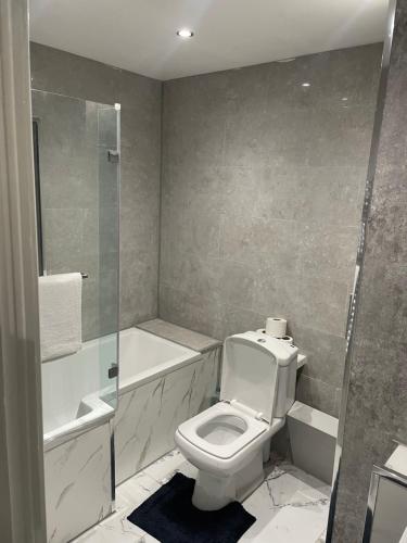 2 bedroom lovely flat photo 27