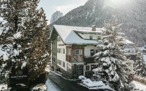 Alpstay - Chalet Hotel Hartmann - Adults Only photo 2