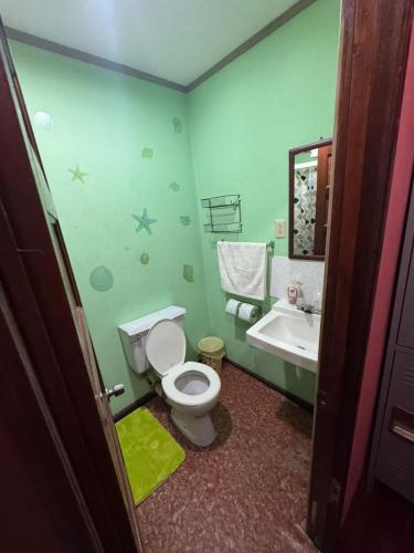 Et badeværelse på McKay's Hostel Bed & Bath