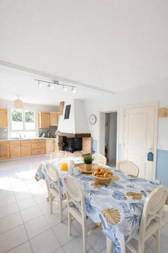 LA BELVILLOISE , Maison 6 Personnes avec jardin terrasse et proche mer