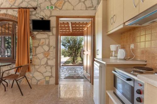 Orothea Guesthouses Sea View Retreat in Keri