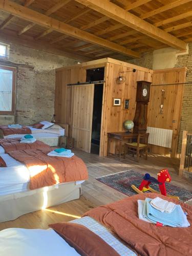 Llit o llits en una habitació de Souplassens