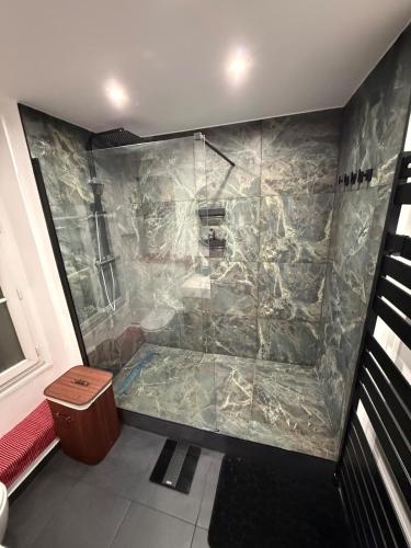Premium and luxury Parisian experience