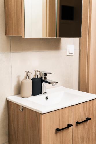 The Urban Elegance Apartment Classic Luxury 2BR with Balcony