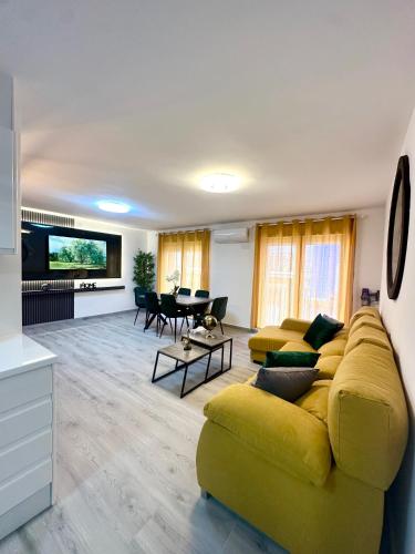 La Luna Apartment by the Sea