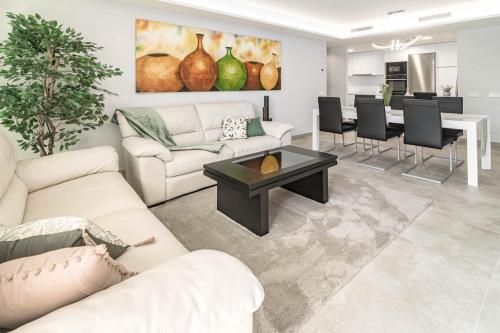 Room City Estepona Infinity 3BR & parking 2P