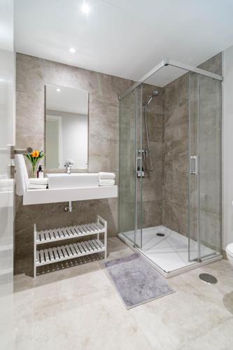 Room City Estepona Infinity 3BR & parking 2P
