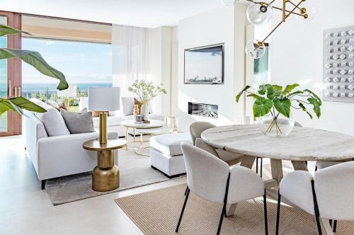 LO - Luxury 3 bedroom apartment stunning views