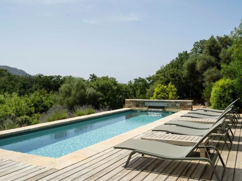 Beautiful Family Home With Pool Near Pigna