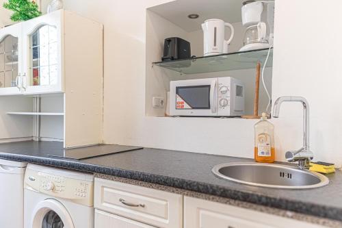 Comfortable 1BR Apt In Perfect Location