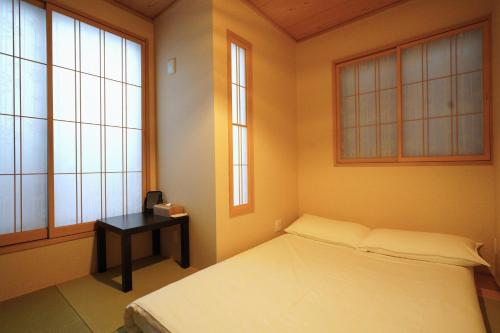 Shirakabanoyado HOUKA 白樺の宿 芳華, family stay with 2 bathroom, Near Namba, Tsutenkaku, Shinsekai