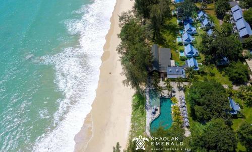 an overhead view of the beach and the ocean at Khaolak Emerald Beach Resort and Spa in Khao Lak