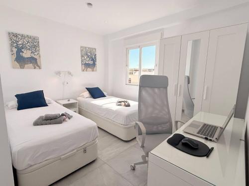 Modern 2BD Beach Apt in Los Boliches