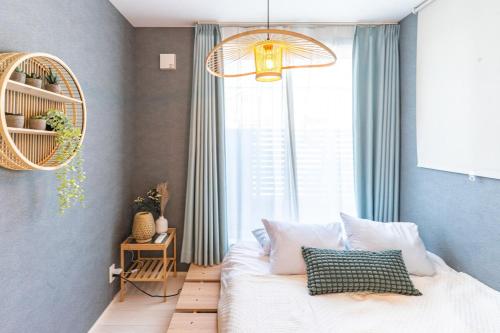 Spacious Skytree Stay, 8 Guests, Asakusa 11 mins, Modern Renovation, 8-min Walk to Station