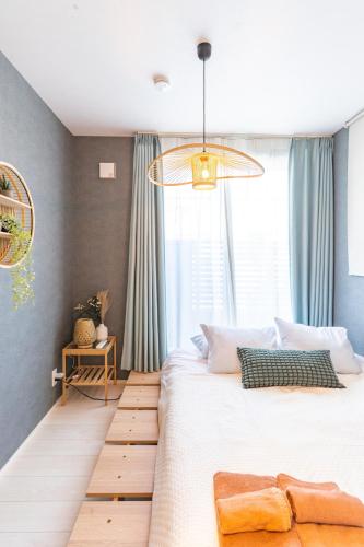 Spacious Skytree Stay, 8 Guests, Asakusa 11 mins, Modern Renovation, 8-min Walk to Station