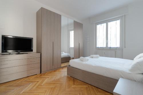 GuestHost - Certosa Cozy Flat with Balcony