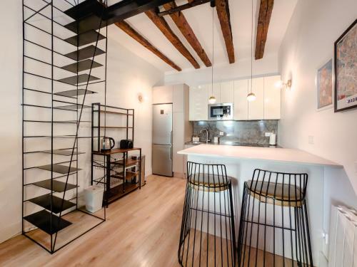 The Hidden Loft, Antón Martín Metro