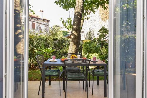 Welcoming apartment with garden