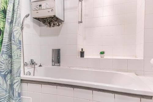 Comfortable 3BR Next to Belvedere, Ideal for short Stays